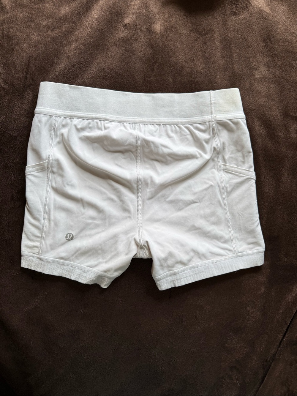 Lululemon white spandex with pockets - Picture 3 of 4